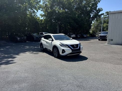 Used 2024 Nissan Murano Platinum w/ Cargo Package FWD image 3