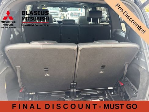 Used 2021 Mercedes-Benz GLB 250 4MATIC w/ AMG Line image 19