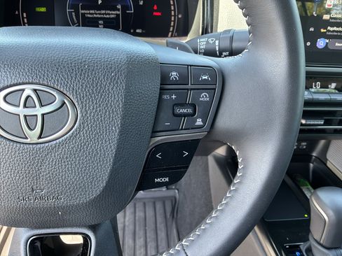 Used 2026 Toyota Camry SE FWD image 20