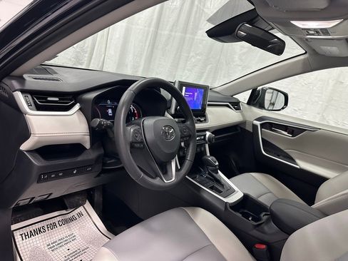 Used 2025 Toyota RAV4 XLE Premium image 15