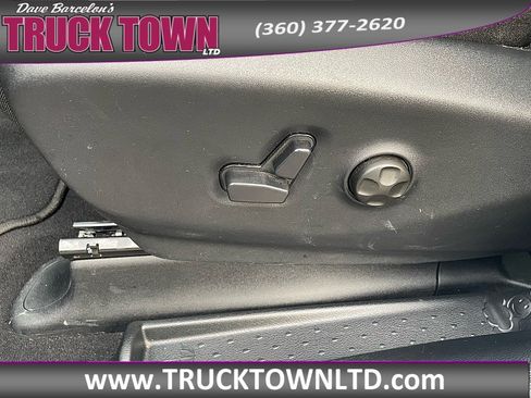 Used 2025 Chrysler Pacifica Select FWD image 33