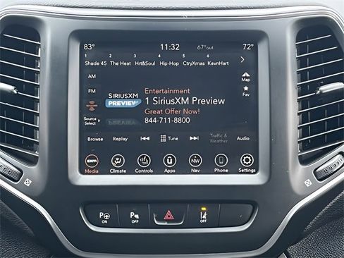 Used 2023 Jeep Cherokee Altitude Lux image 25