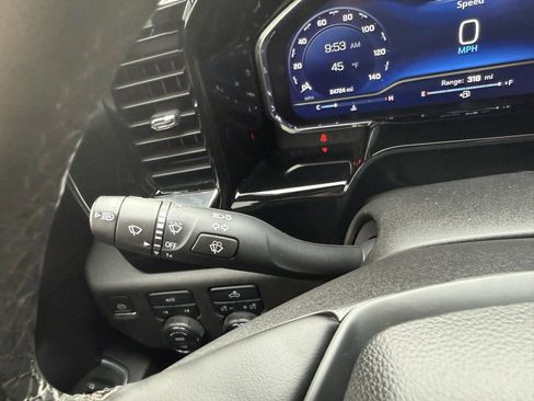 Used 2023 Chevrolet Silverado 1500 LT w/ Leather Package image 34