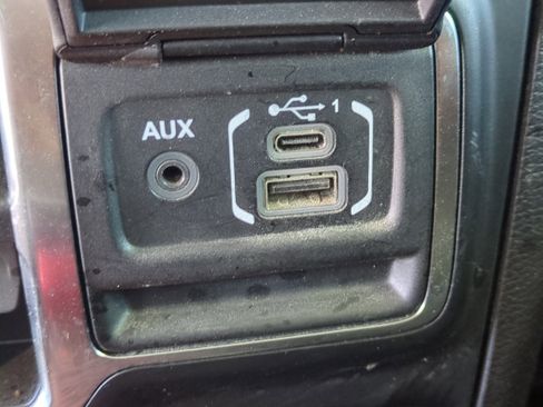 Used 2022 Jeep Gladiator Sport image 24