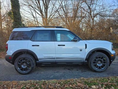 New 2025 Ford Bronco Sport Big Bend w/ Convenience Package AWD/4WD image 2