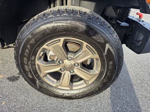 Used 2018 Jeep Wrangler Unlimited Sport image 29