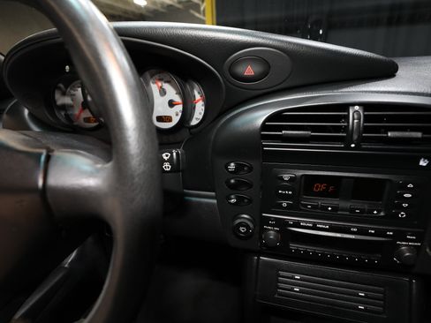 Used 2003 Porsche 911 Carrera 4 AWD/4WD image 63