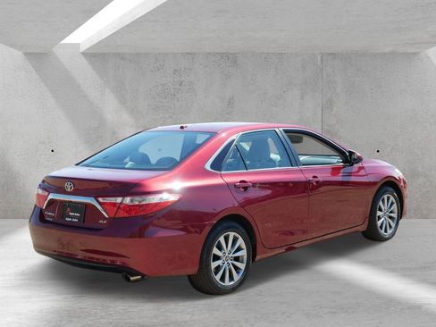 Used 2015 Toyota Camry XLE image 3