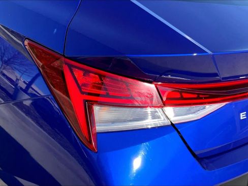 Used 2025 Hyundai Elantra Limited image 28