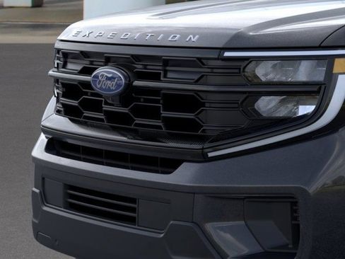 New 2025 Ford Expedition Active image 17