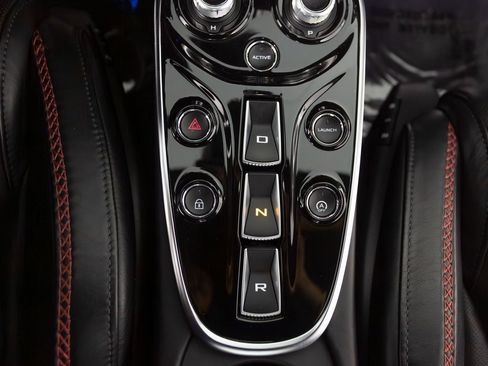 Used 2022 McLaren GT image 19