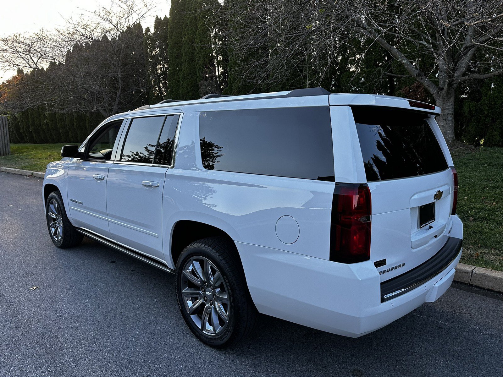 Used 2018 Chevrolet Suburban Premier AWD/4WD image 29