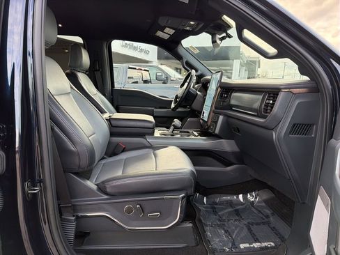 Used 2022 Ford F150 Lightning Lariat image 34