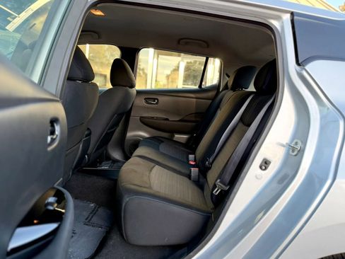 Used 2018 Nissan Leaf SV image 17