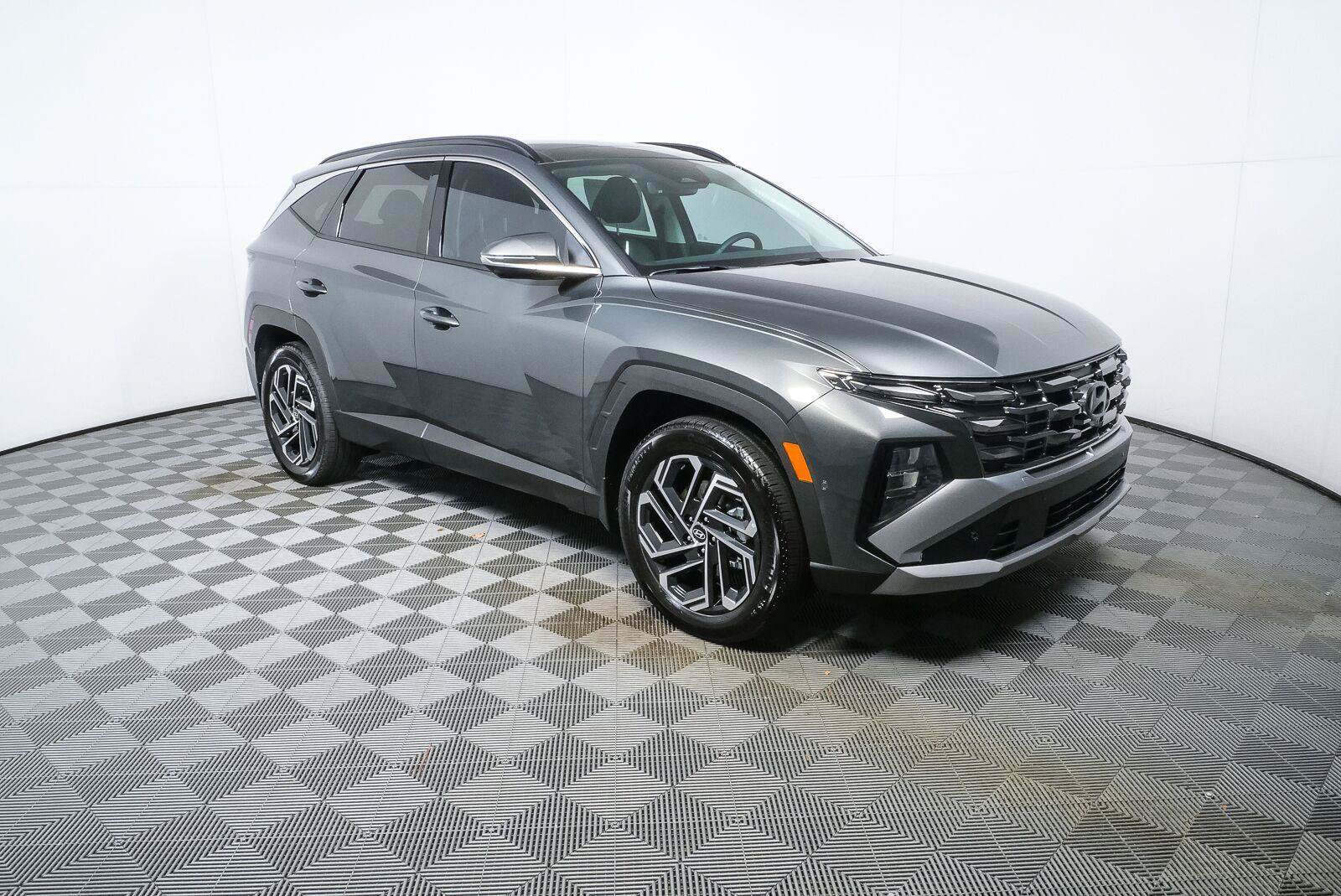 New 2026 Hyundai Tucson Limited AWD/4WD image 1