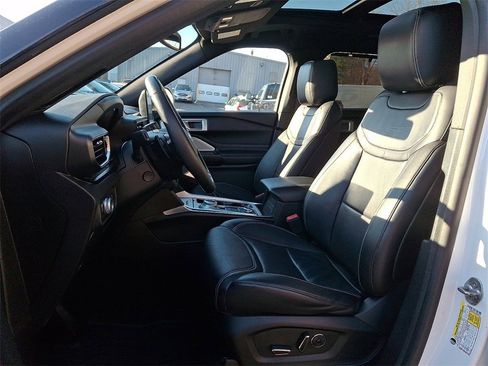 Certified 2020 Ford Explorer ST w/ ST Street Pack image 15