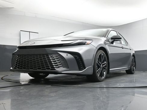 New 2026 Toyota Camry XSE FWD image 31