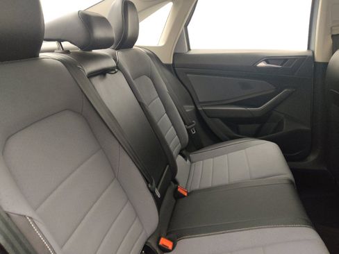 Used 2025 Volkswagen Jetta SE FWD image 19