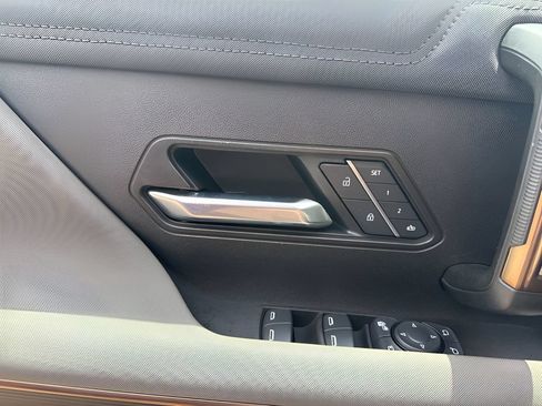 Used 2025 GMC Hummer EV 3X AWD/4WD image 32