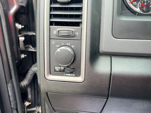 Used 2017 RAM 2500 Tradesman w/ Chrome Appearance Group AWD/4WD image 22