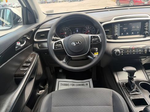 Used 2020 Kia Sorento L FWD image 14
