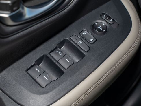 Certified 2023 Honda HR-V LX image 25