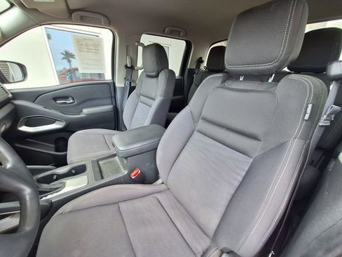 Certified 2023 Nissan Frontier SV w/ Technology Package AWD/4WD image 10