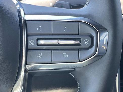 Used 2026 GMC Yukon Denali w/ Advanced Technology Package image 33