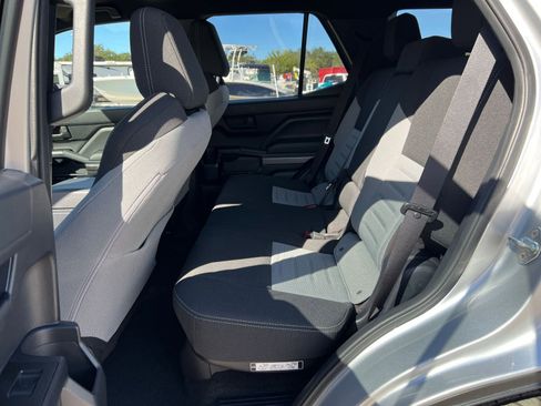 Used 2025 Toyota 4Runner TRD Off-Road image 33