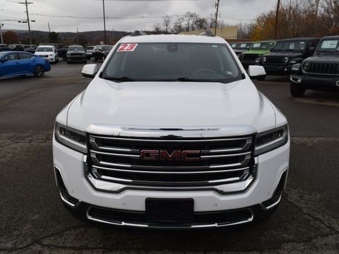 Used 2023 GMC Acadia SLE w/ Driver Convenience Package image 3