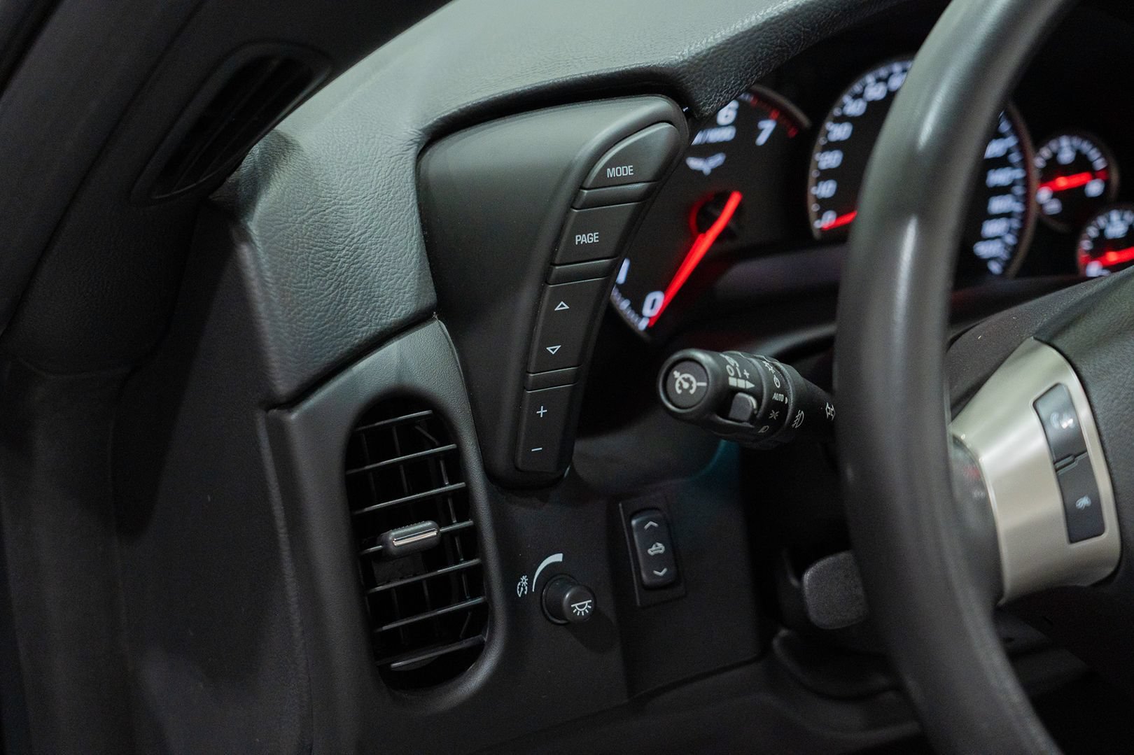 Used 2011 Chevrolet Corvette Grand Sport w/ Preferred Equipment Group RWD image 18