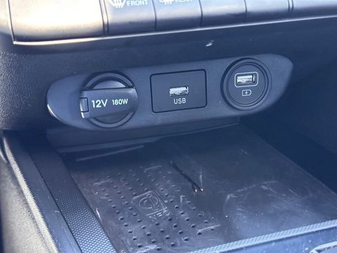 Used 2023 Hyundai Elantra Limited image 33