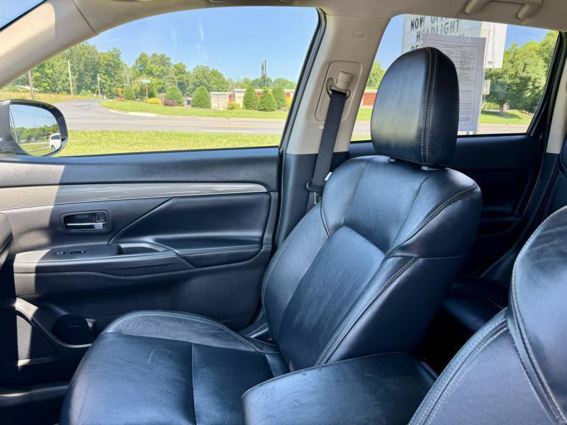 Used 2020 Mitsubishi Outlander SEL FWD image 14