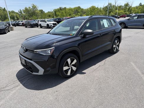 Used 2025 Volkswagen Taos S AWD/4WD image 8