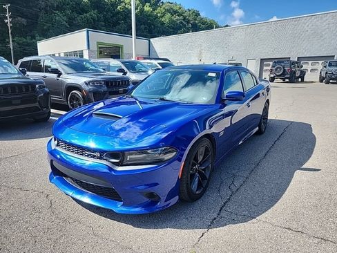 Used 2019 Dodge Charger Scat Pack RWD image 3