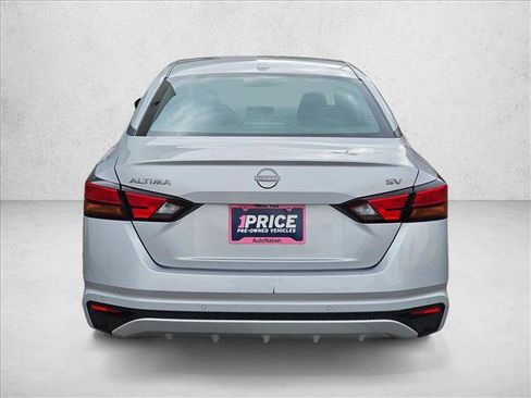Used 2024 Nissan Altima 2.5 SV image 6