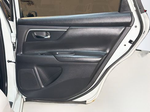 Used 2015 Nissan Altima 2.5 S w/ Power Driver Seat Package image 26