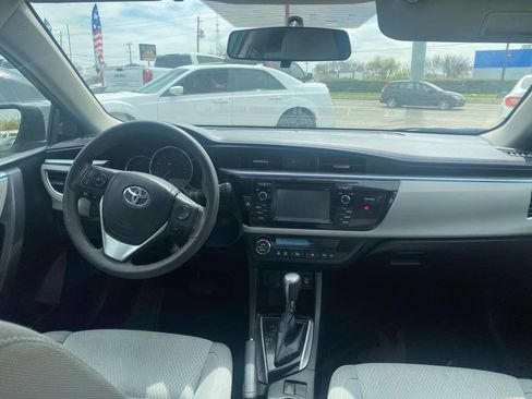 Used 2016 Toyota Corolla LE FWD image 6