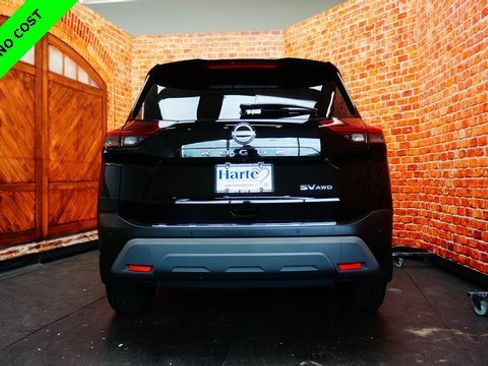 Used 2022 Nissan Rogue SV image 6