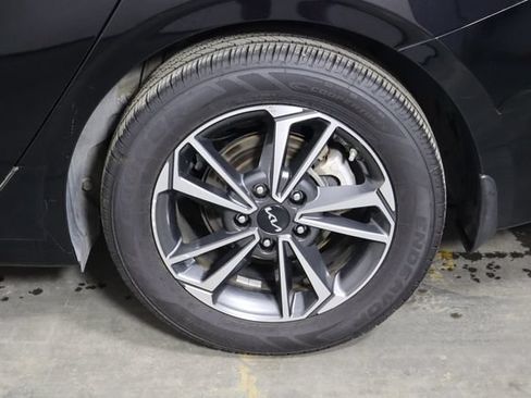 Used 2023 Kia Forte LXS w/ LXS Technology Package FWD image 36