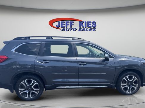 Used 2023 Subaru Ascent Limited w/ Technology Package AWD/4WD image 4