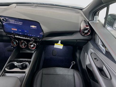 New 2026 Chevrolet Blazer EV RS image 24