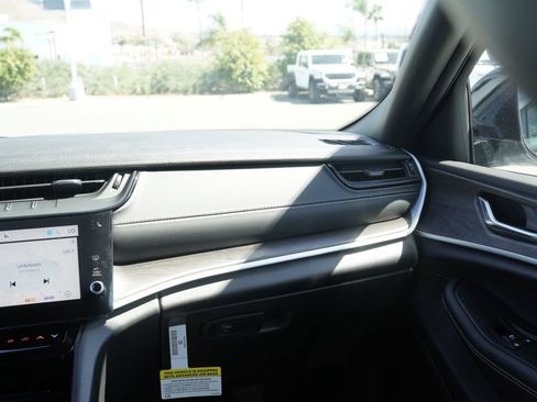 New 2026 Jeep Grand Cherokee Altitude image 27