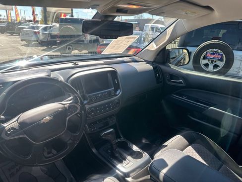 Used 2017 Chevrolet Colorado Z71 AWD/4WD image 35