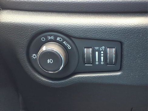 New 2026 Chrysler Pacifica Select FWD image 22