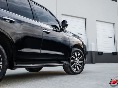 Used 2021 Lexus LX 570 4WD w/ Luxury Package image 25