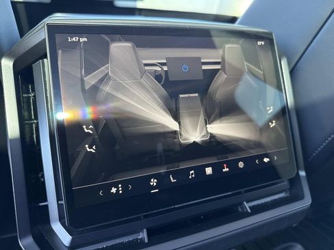 Used 2024 Tesla Cybertruck AWD Crew Cab image 20