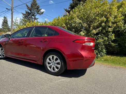 Used 2022 Toyota Corolla LE FWD image 5