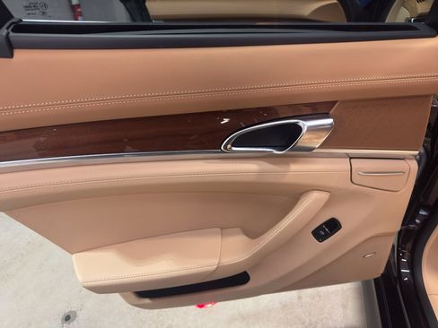 Used 2010 Porsche Panamera S RWD image 29