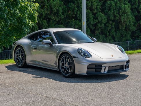 Certified 2026 Porsche 911 Carrera T RWD image 9